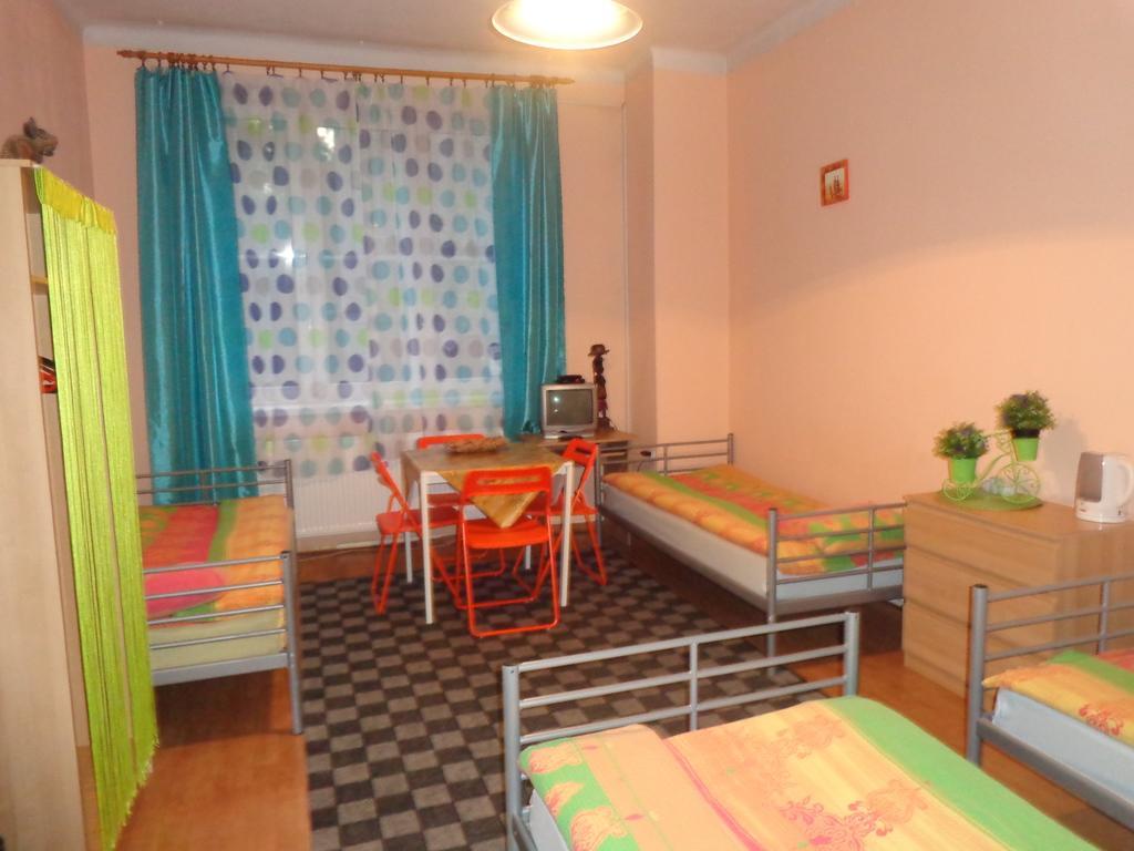 Hostel Taurus Краков Номер фото