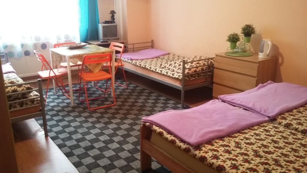 Hostel Taurus Краков Экстерьер фото